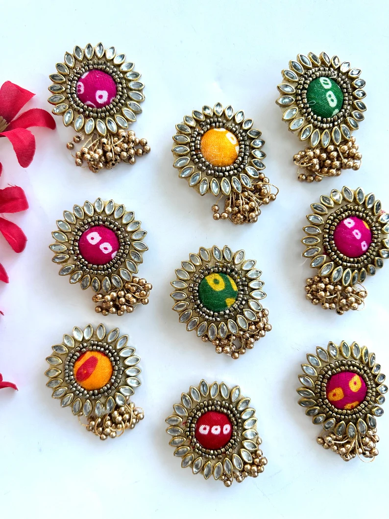 Bandhani Brooch Saree Pin Wedding Favors Baraat Swagat Welcome Gifts