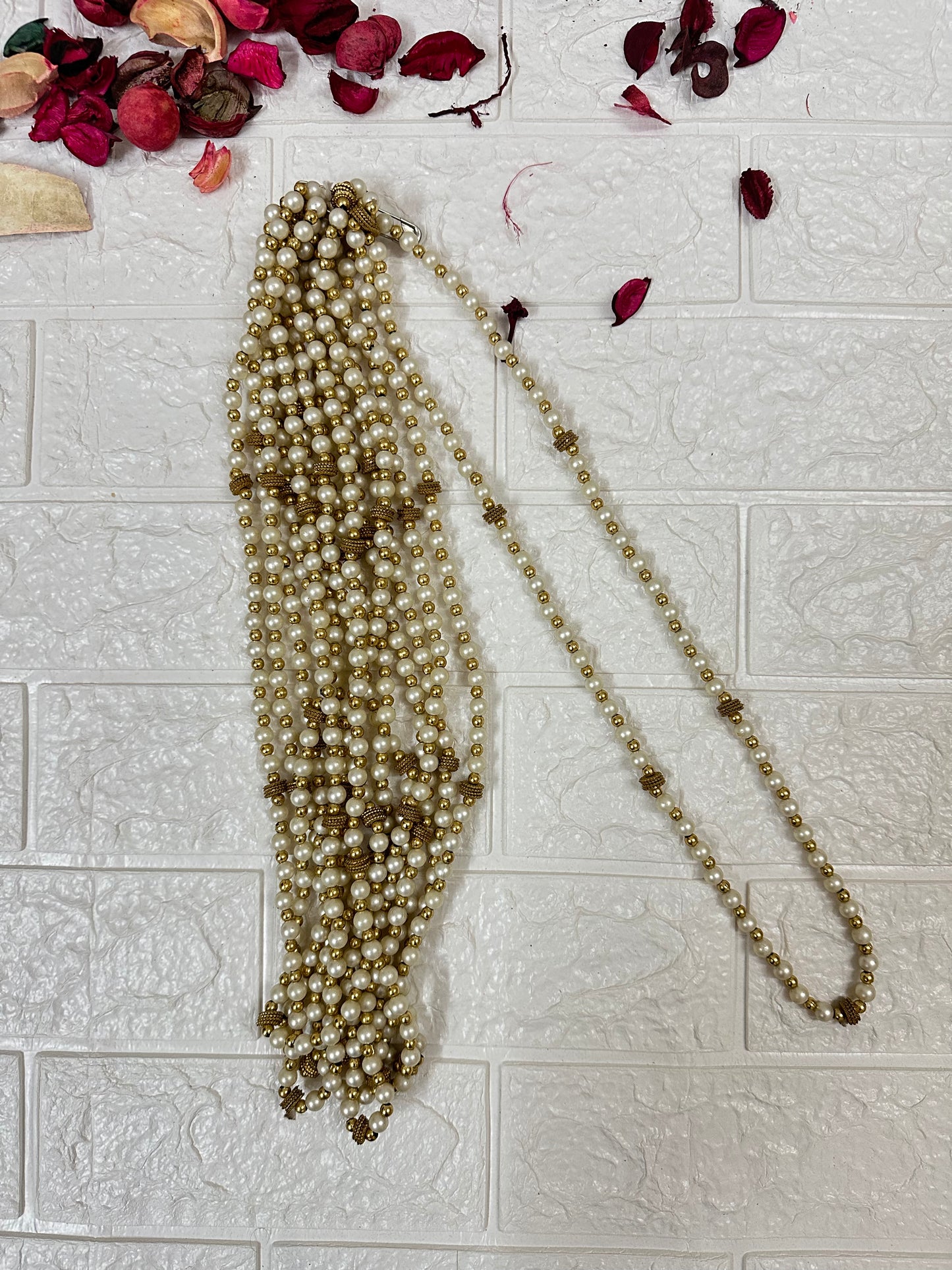 Simple White & Golden Milni Mala Baraat Guest Welcome Haar