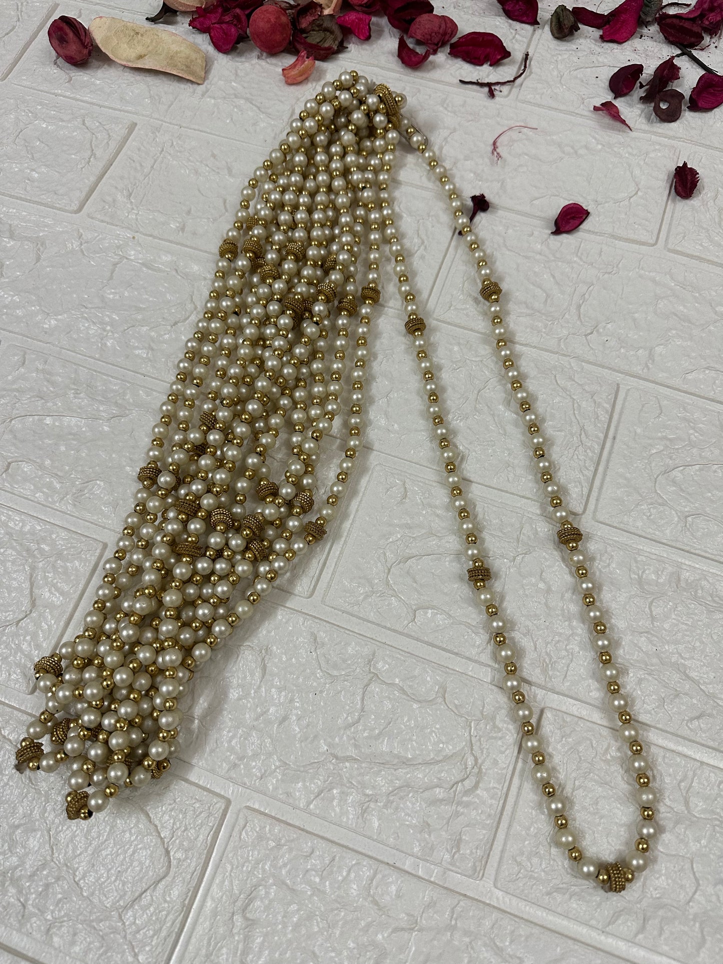 Simple White & Golden Milni Mala Baraat Guest Welcome Haar