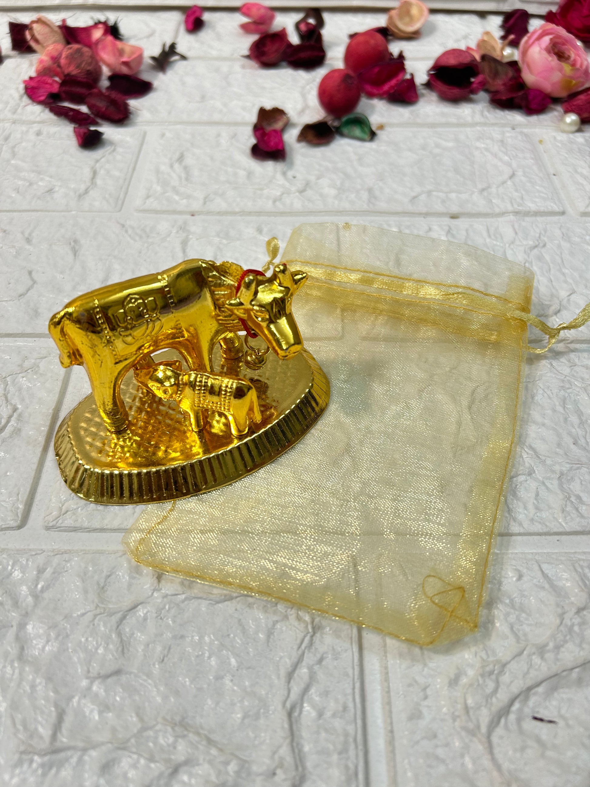 Cow and Calf Figurine For Gifting
