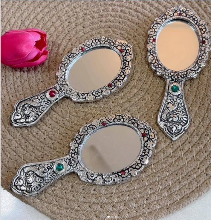 Hand Mirror Wedding Favors For Guests