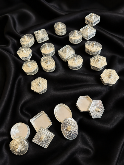 German Silver Mini Sindoor Daani Boxes, Wedding Mehndi Favours, Puja Gifts (1.5-2 Inch)