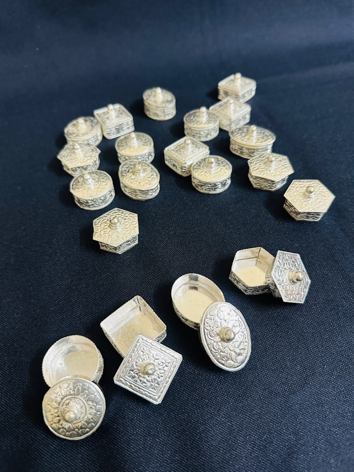 German Silver Mini Sindoor Daani Boxes, Wedding Mehndi Favours, Puja Gifts (1.5-2 Inch)