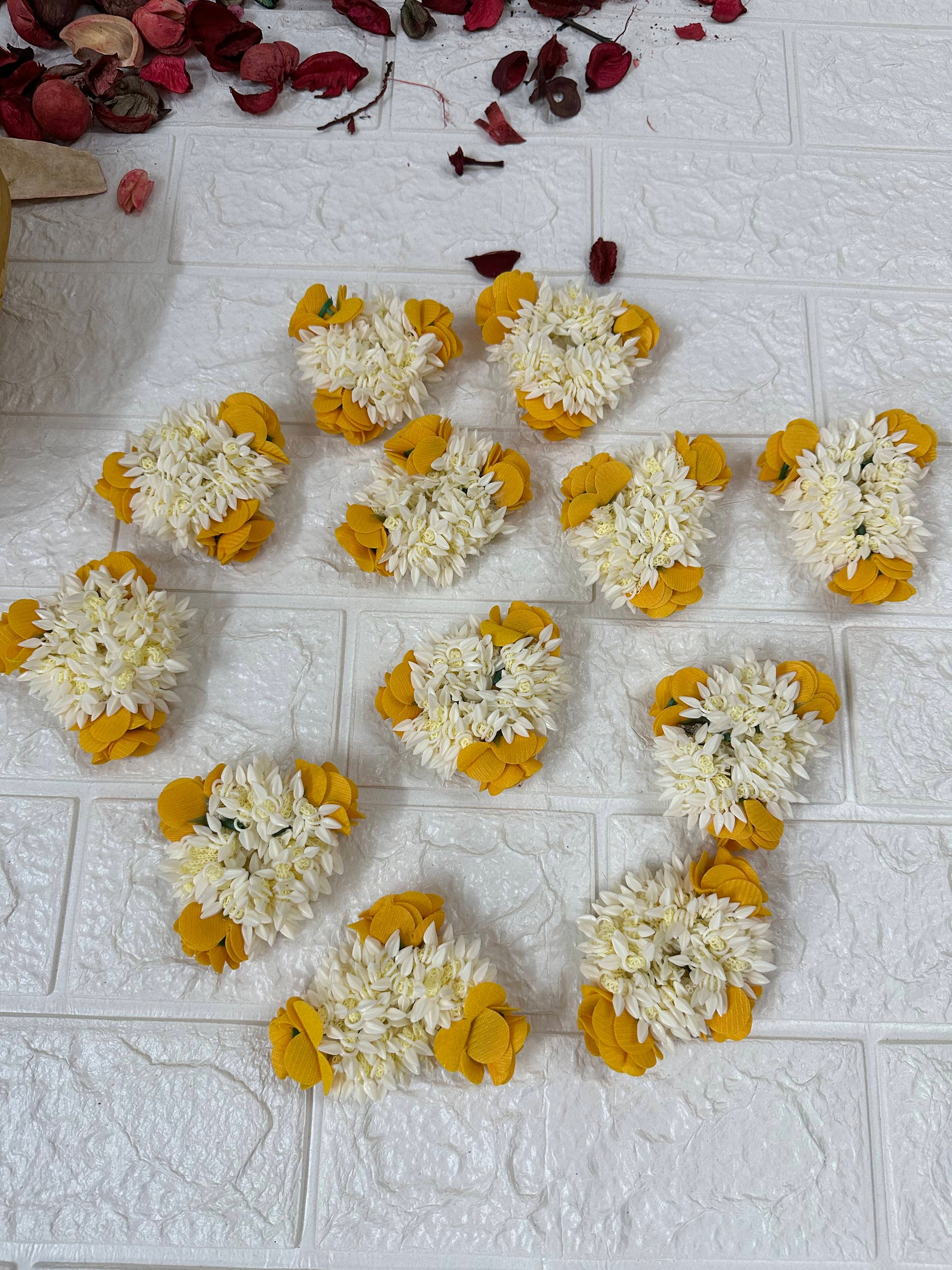 Scented Flower Gajra Scrunchie Hairband Mehendi Favours