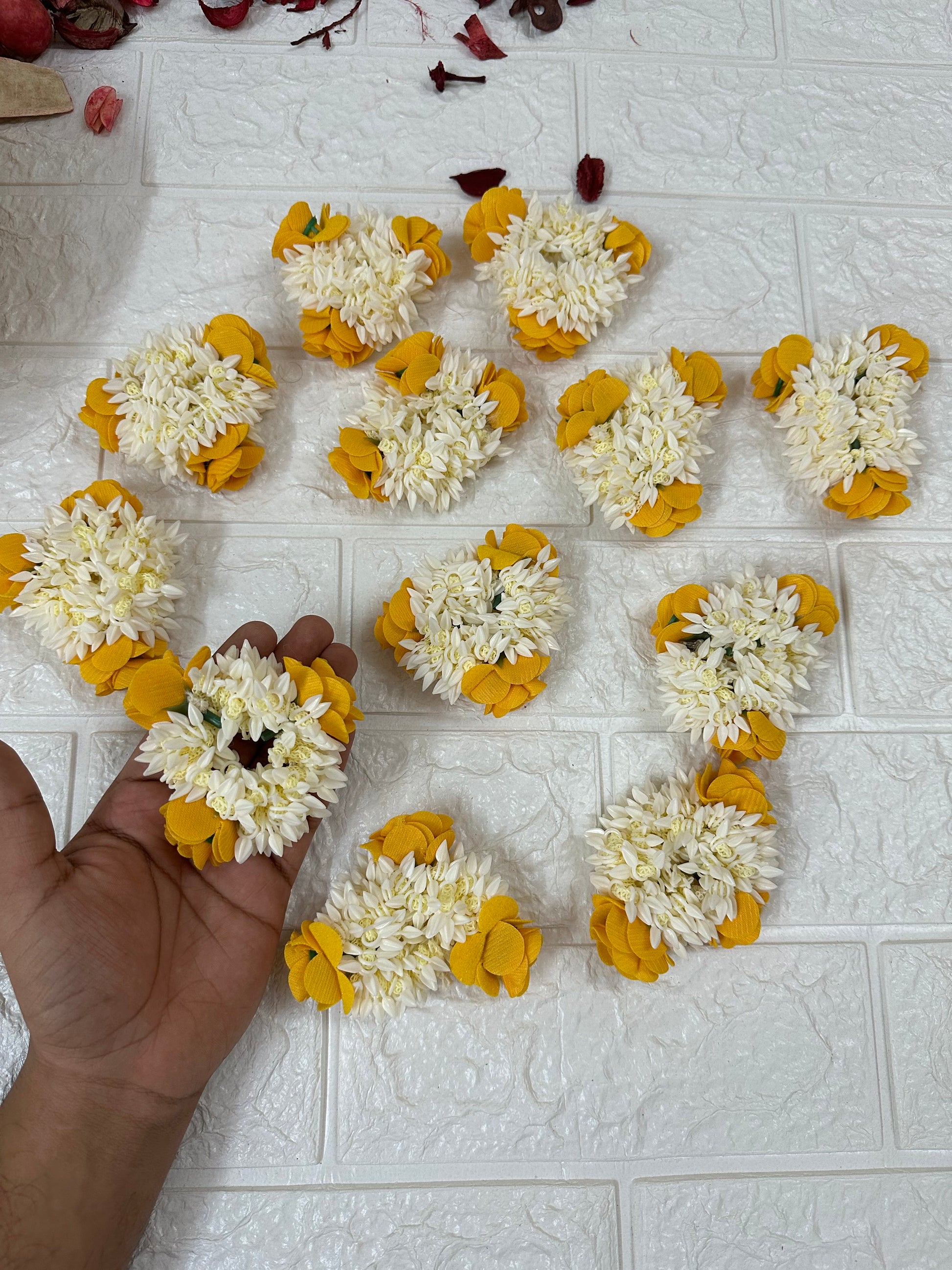 Scented Flower Gajra Scrunchie Hairband Mehendi Favours